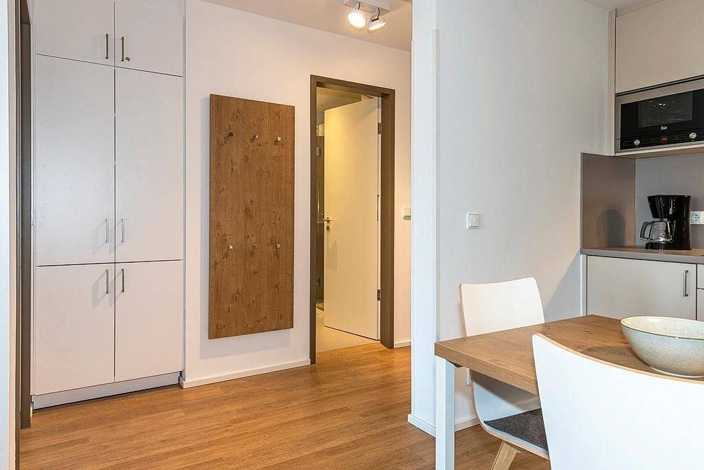 Top Apartment in Strandnähe mit Loggia, Strandkorb, zwei Bädern & Sauna im Haus! — Bild 3