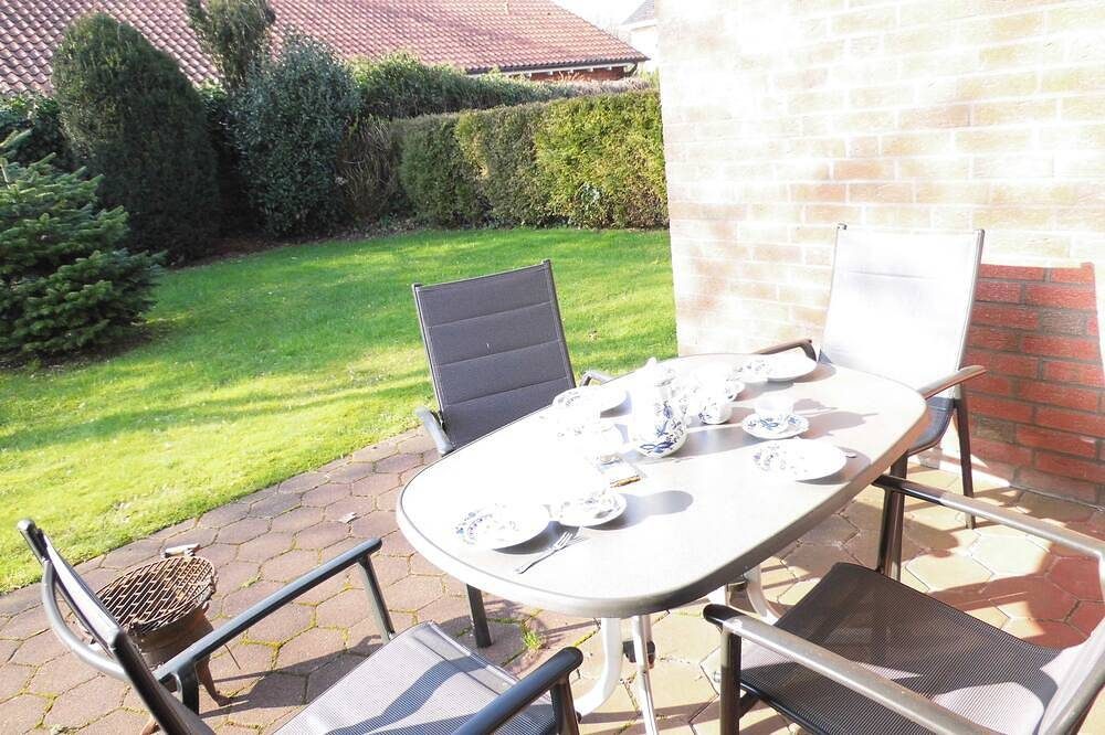Ferienwohnung\/App. für 4 Gäste mit 80m² in Esens (251011) — Bild 2