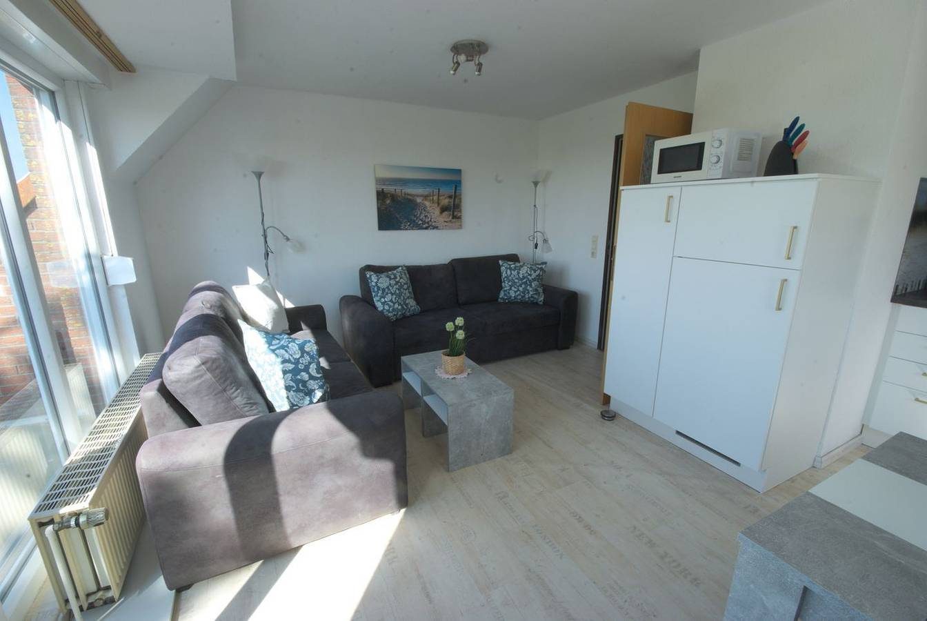 Komfortable 3-Zimmer-Wohnung mit Balkon und Stellplatz — Bild 2