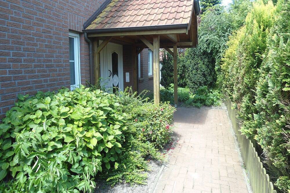 Ferienwohnung\/App. für 6 Gäste mit 100m² in Hage (148908) — Bild 2