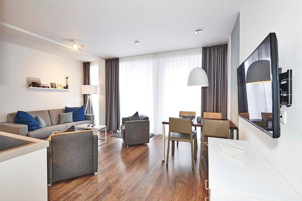Strandnahes Ferienapartment mit großem Balkon inkl. Schwimmbad- & Saunanutzung