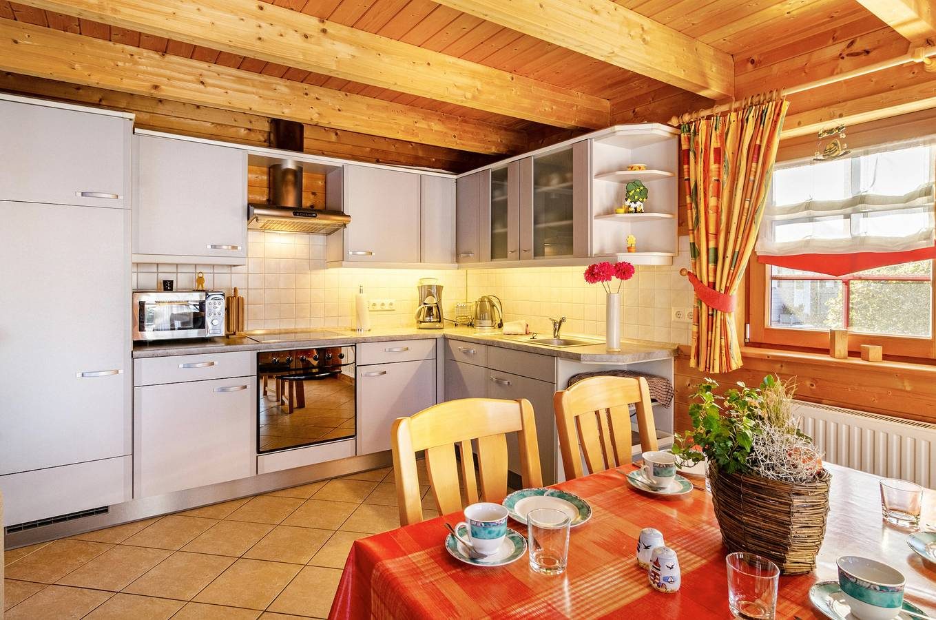 Ferienhaus 'Emslandstube' mit Seeblick, privater Terrasse und eigenem Garten — Bild 5
