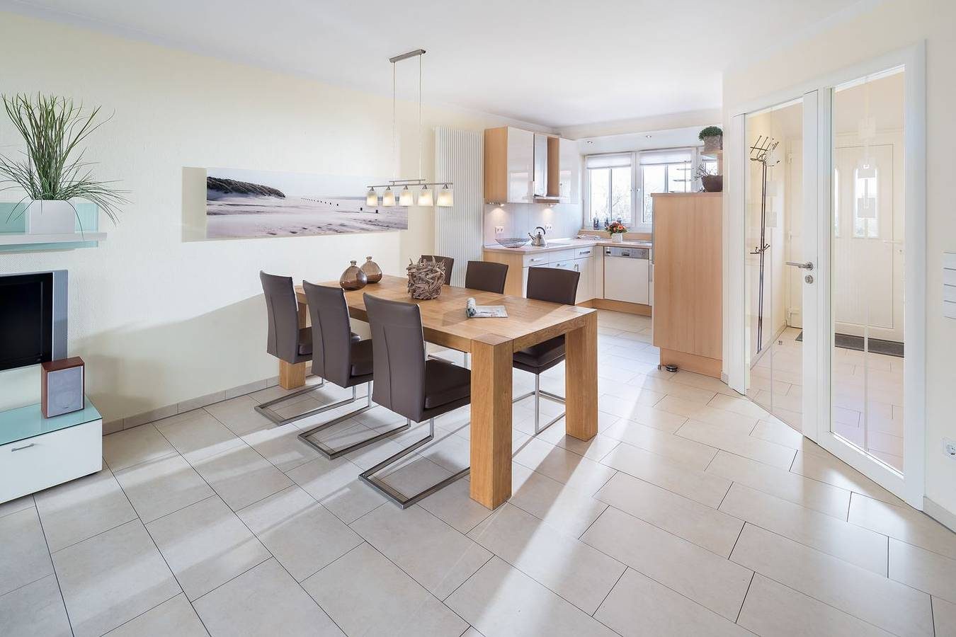 Kapitänshaus Useney mit 3 separaten Schlafzimmern und sonniger Terrasse — Bild 4