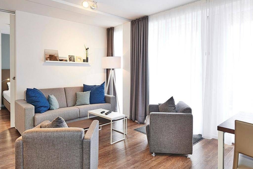 Strandnahes Ferienapartment mit großem Balkon inkl. Schwimmbad- & Saunanutzung — Bild 2