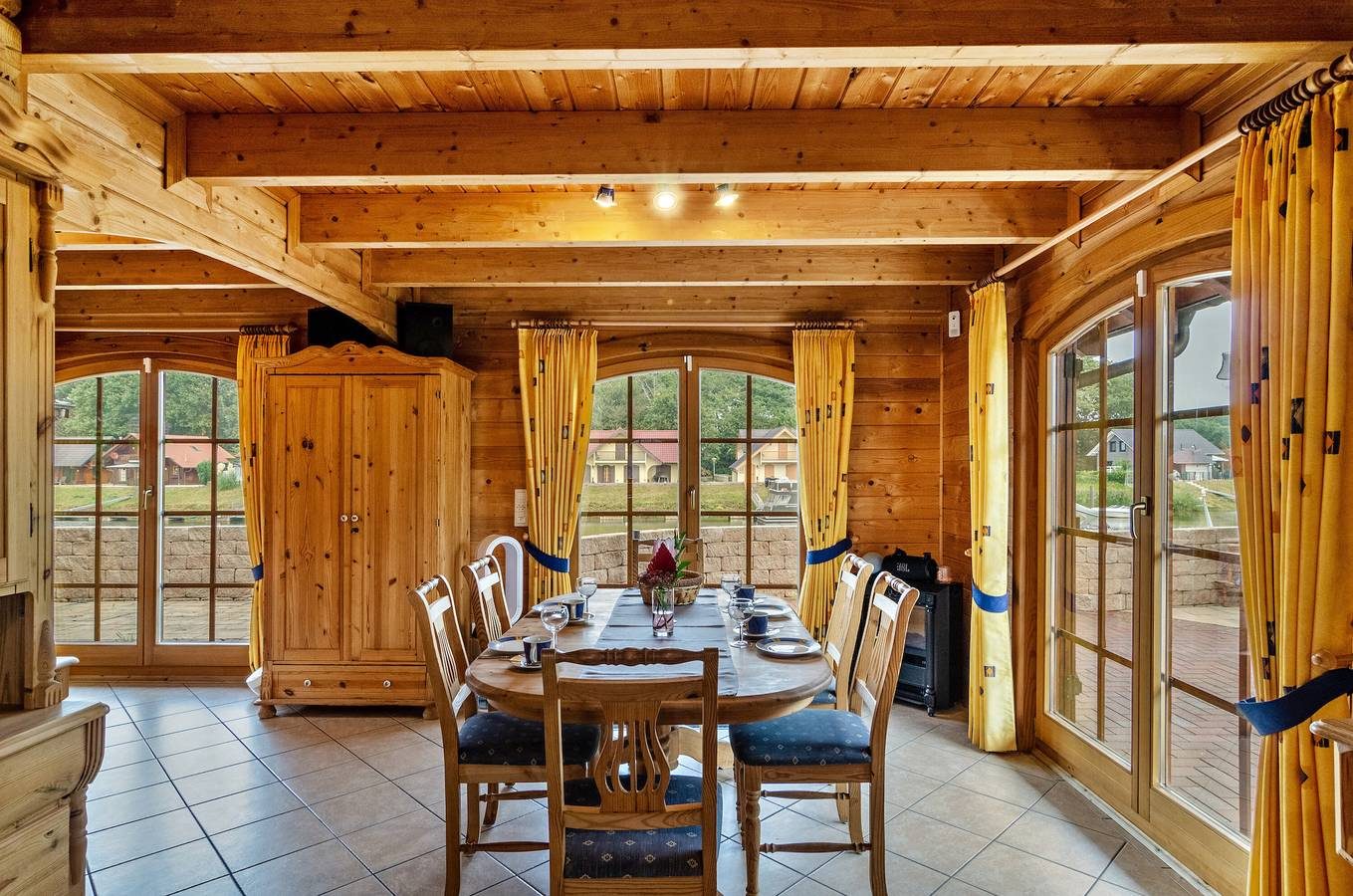 Ferienhaus 'Das Alpenhaus An Der Ems' mit Seeblick, privater Terrasse und Wlan — Bild 4