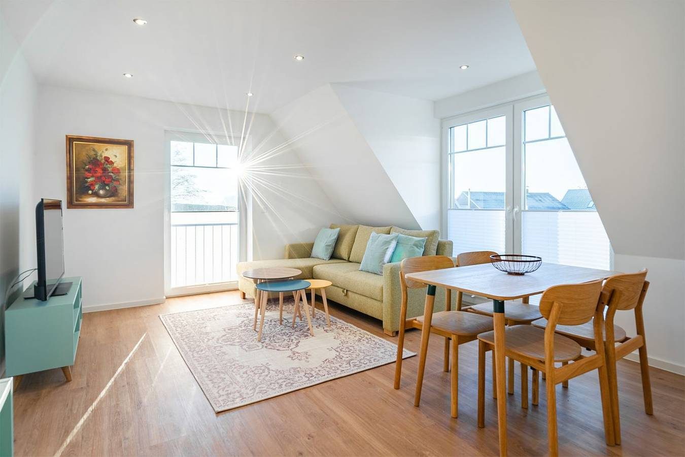 Moderne Obergeschosswohnung am Hafen: Lichtdurchflutetes Wohnen mit Komfort