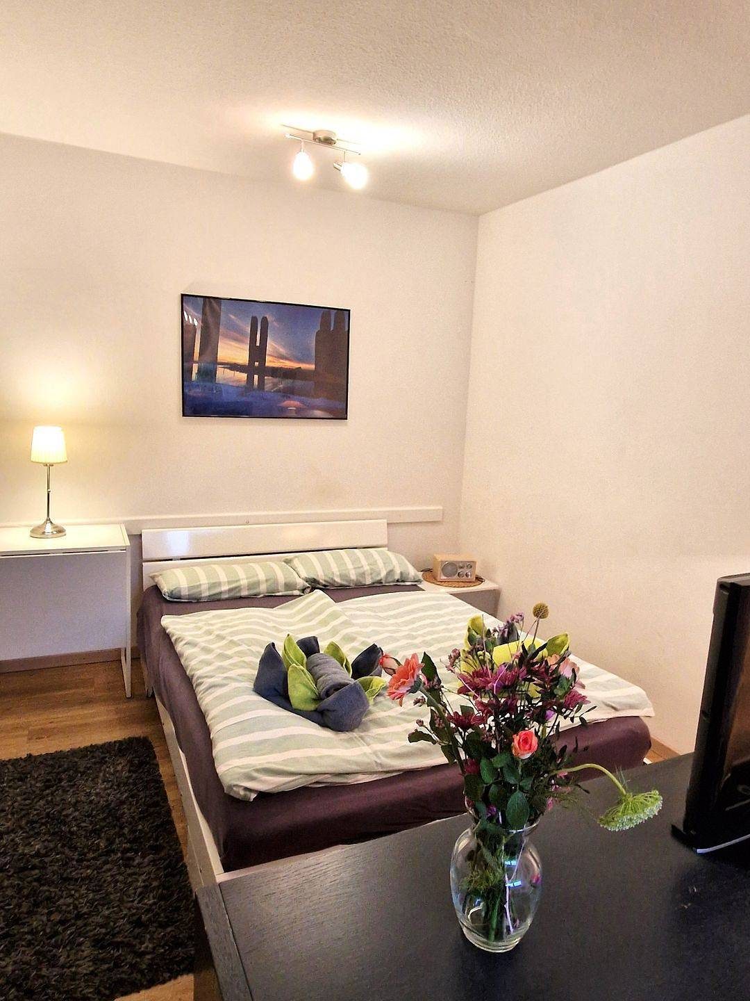 kleines niedliches Apartment mit Terrasse im Ergeschoss für 2 Pers. — Bild 4