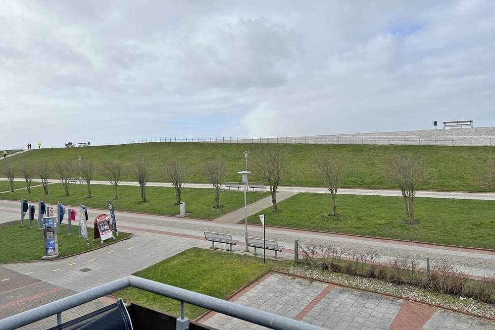 Deichblick 6 in Norddeich- Urlaub mit Meerblick am Strand — Bild 2