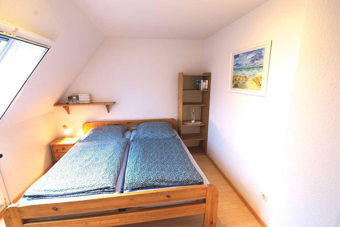 ruhige Oberwohnung mit Balkon/ 2 Schlafzimmern, 4 Pers. 2 Bäder — Bild 4