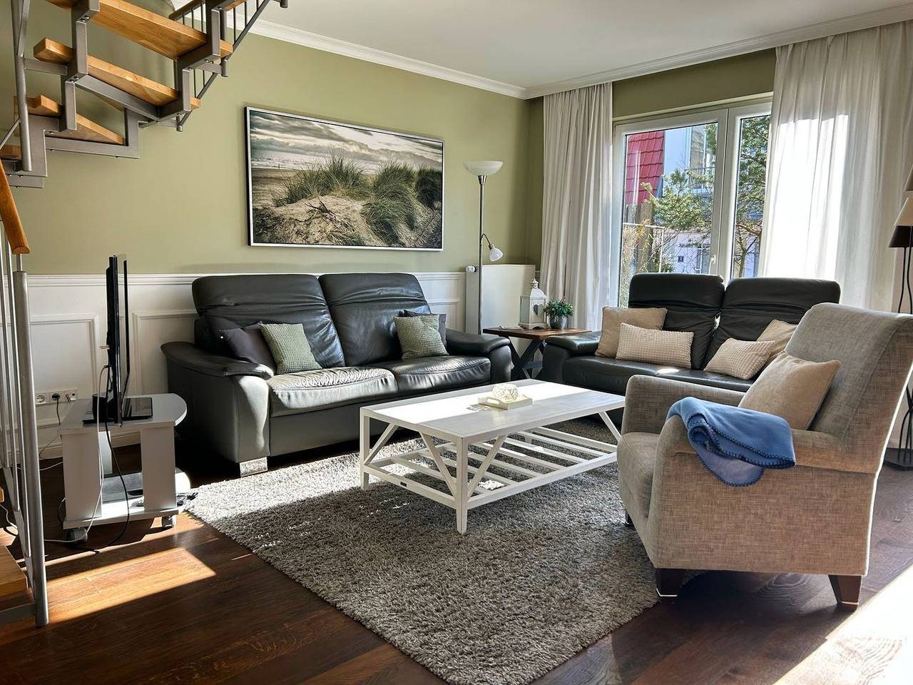 Das geräumige Ferienhaus verfügt über tollen Komfort in bester Lage! — Bild 2