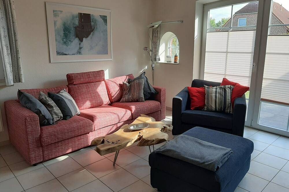 Schönes 100qm Ferienhaus für 6 Personen mit Sauna und großem Garten