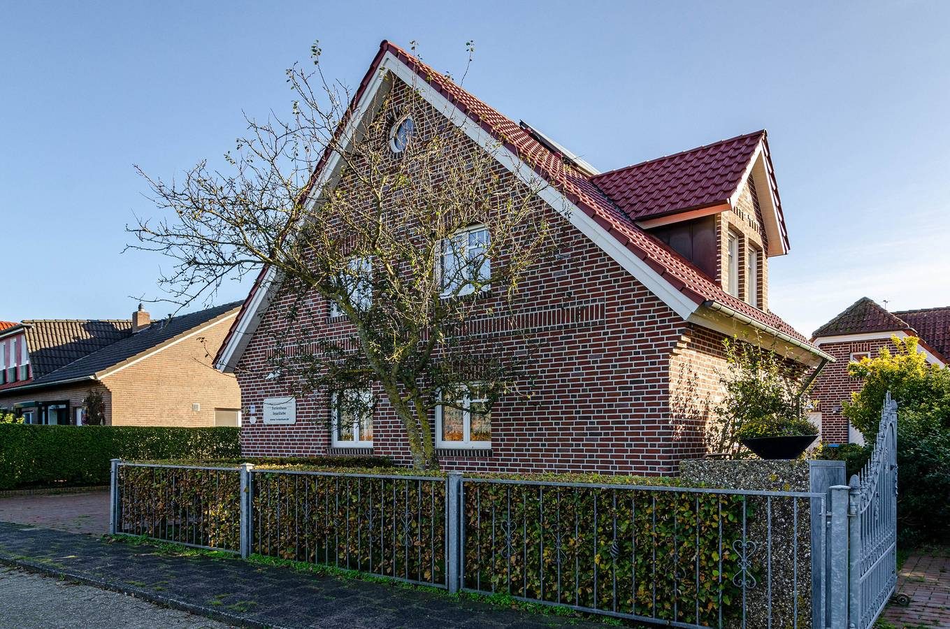 Ferienhaus 'Ferienhaus Inselliebe' mit privater Terrasse, privatem Garten und Wlan — Bild 2