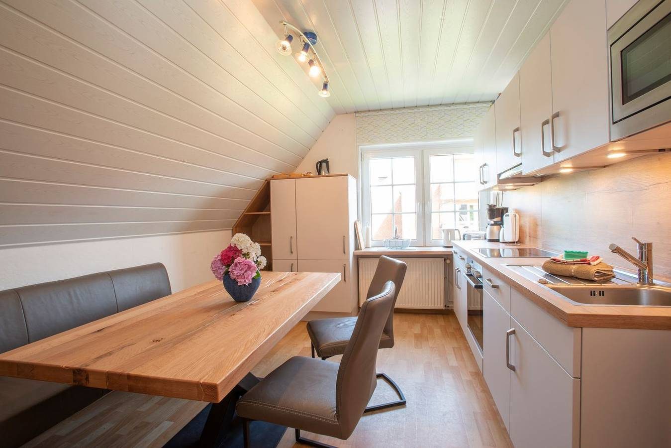 Ferienwohnung 'Malkasten' im Obergeschoß des Künstlerhauses am Hasenpad — Bild 2