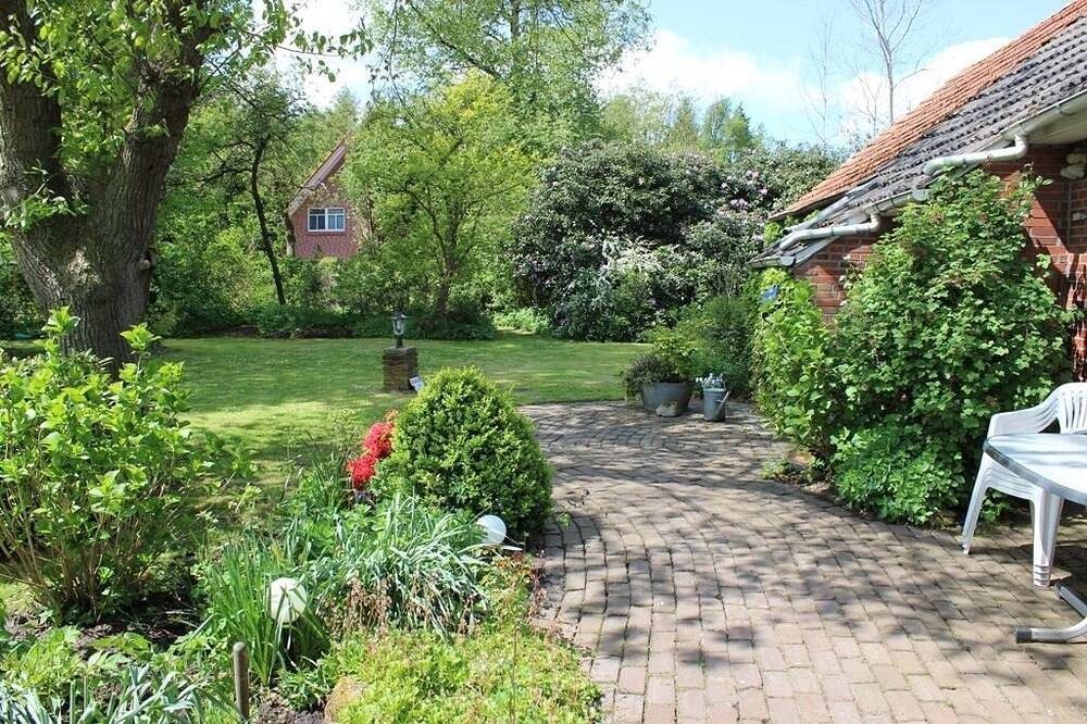Freistehendes Ferienhaus mit großem Garten — Bild 2