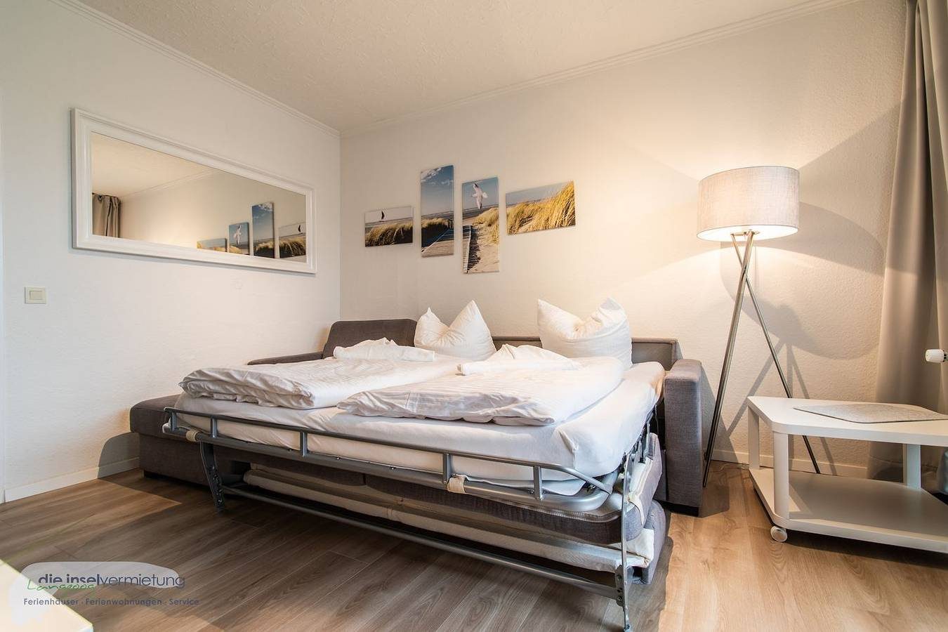 Das „Huus Stranddün” 3 ist eine moderne, maritime eingerichtete Ferienwohnung direkt an den Dünen am Ortsrand von Langeoog — Bild 5