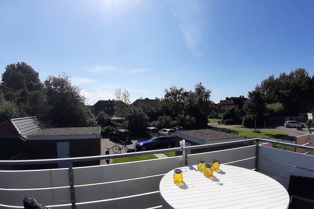 helle Ferienwohnung, Südbalkon, max 2 Erw +K., strandnah, zentrumsnah, 2 e-bikes — Bild 4