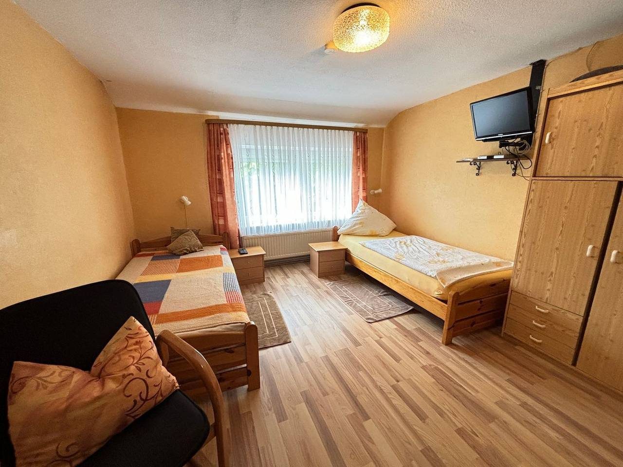 Gemütliche 1-Raum-Wohnung, 2 Pers., Emden am Deich, Parkplatz, Grillplatz, Wlan — Bild 4