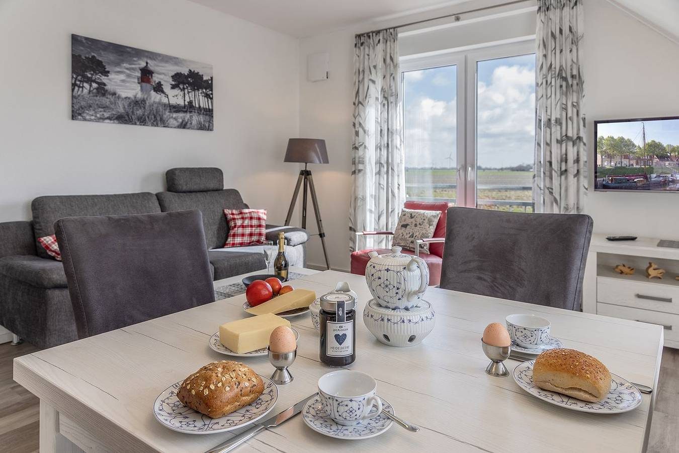 Obergeschoss- Ferienwohnung (Neubau, Fertigstellung 12-2019) mit kleinem Balkon — Bild 2