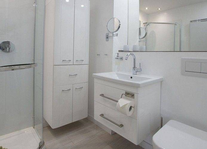 Bernstein - moderne Ferienwohnung im Rosengarten — Bild 4