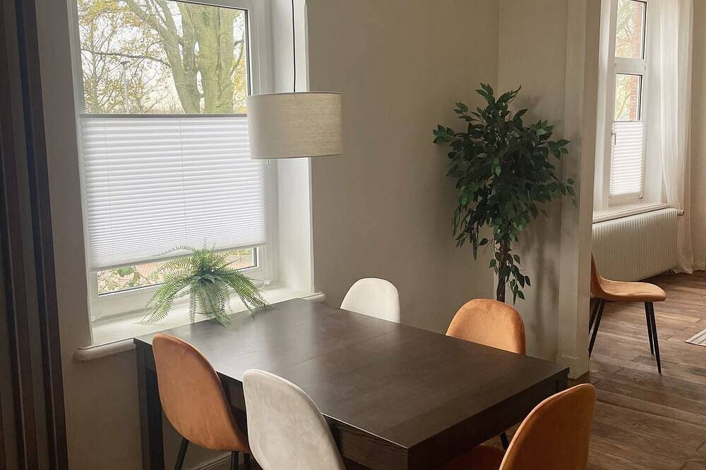 Beautiful old building apartment directly on the lock! Near city center — Bild 4