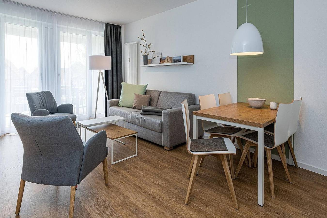 Strandnahes Familienapartment mit Balkon, Parkplatz, Schwimmbad- & Saunanutzung — Bild 2