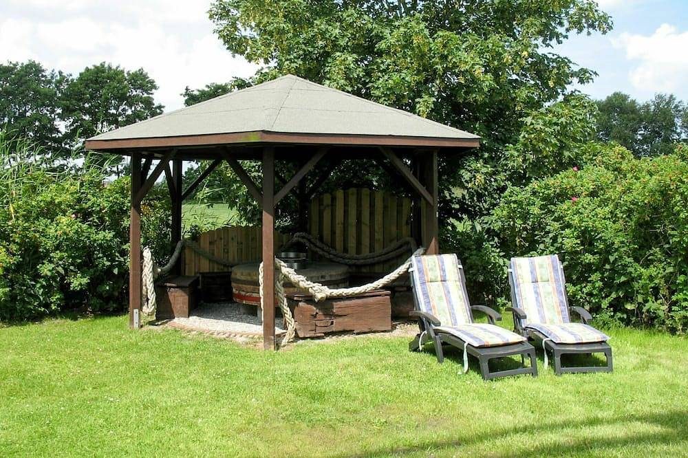 Atemberaubendes alleinstehendes Ferienhaus mit  W-Lan, Tv, Terrasse, Haustiere erlaubt und Parkplatz — Bild 4