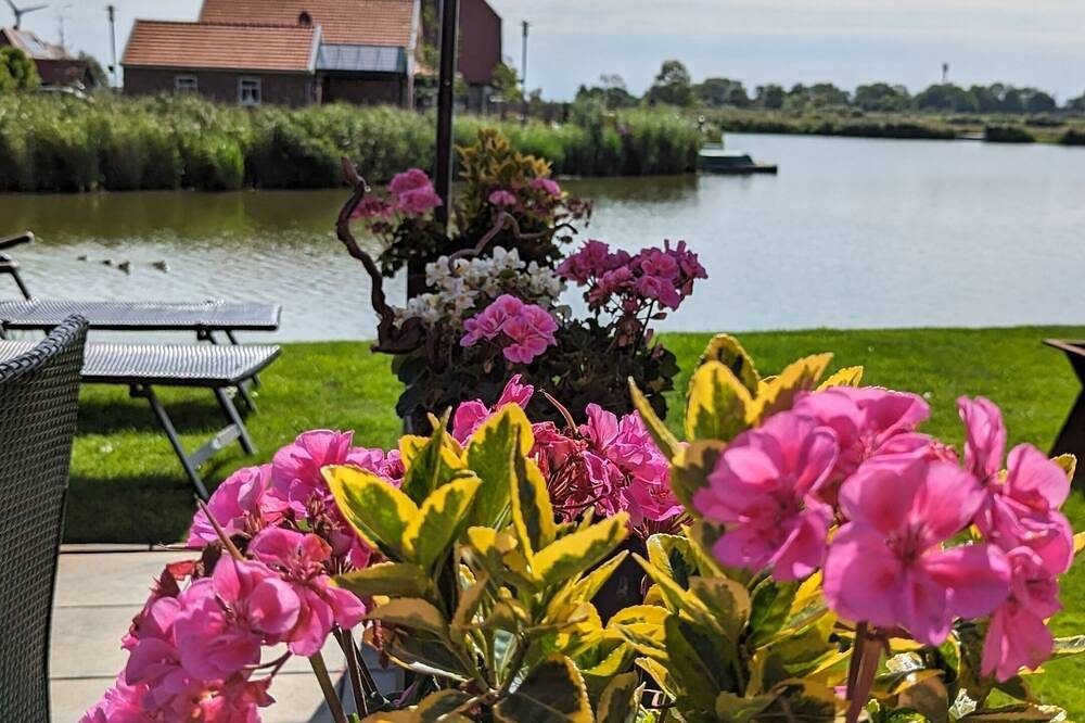 Ferienwohnung\/App. für 2 Gäste mit 60m² in Neuharlingersiel (247734) — Bild 3