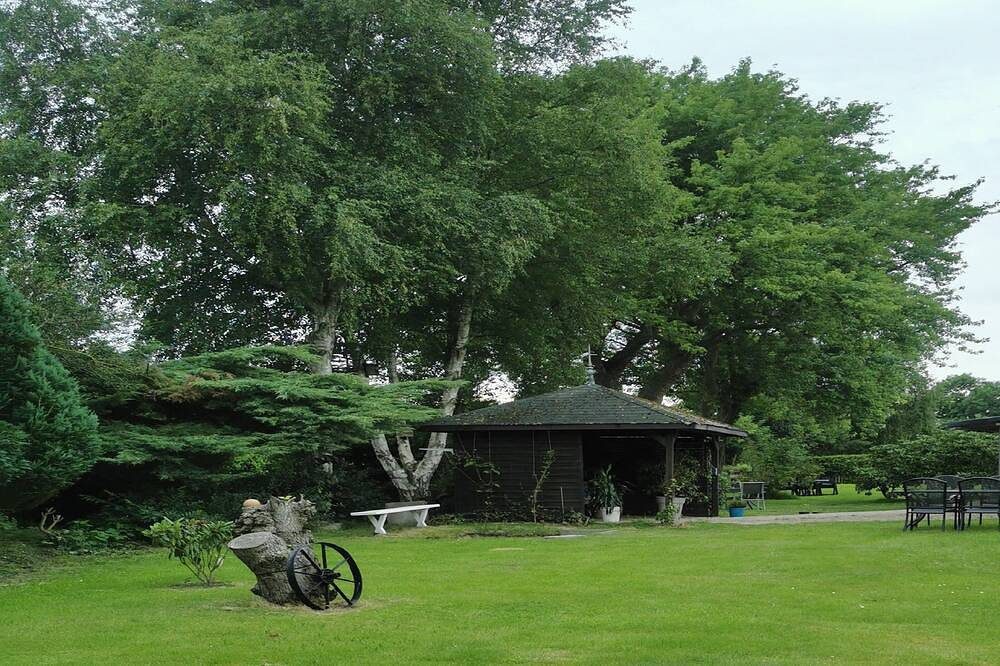 Nordsee Gulfhof Ferienwohnung mit großem Garten — Bild 3