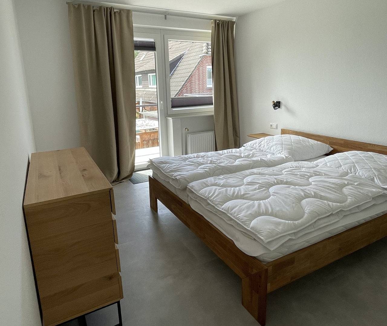 Ferienwohnung Brandung - Haus Seeschwalbe - Ferienwohnung Brandung mit 50qm, 1 Schlafzimmer, Balkon mit Blick in Garten, max. 2 Personen — Bild 4