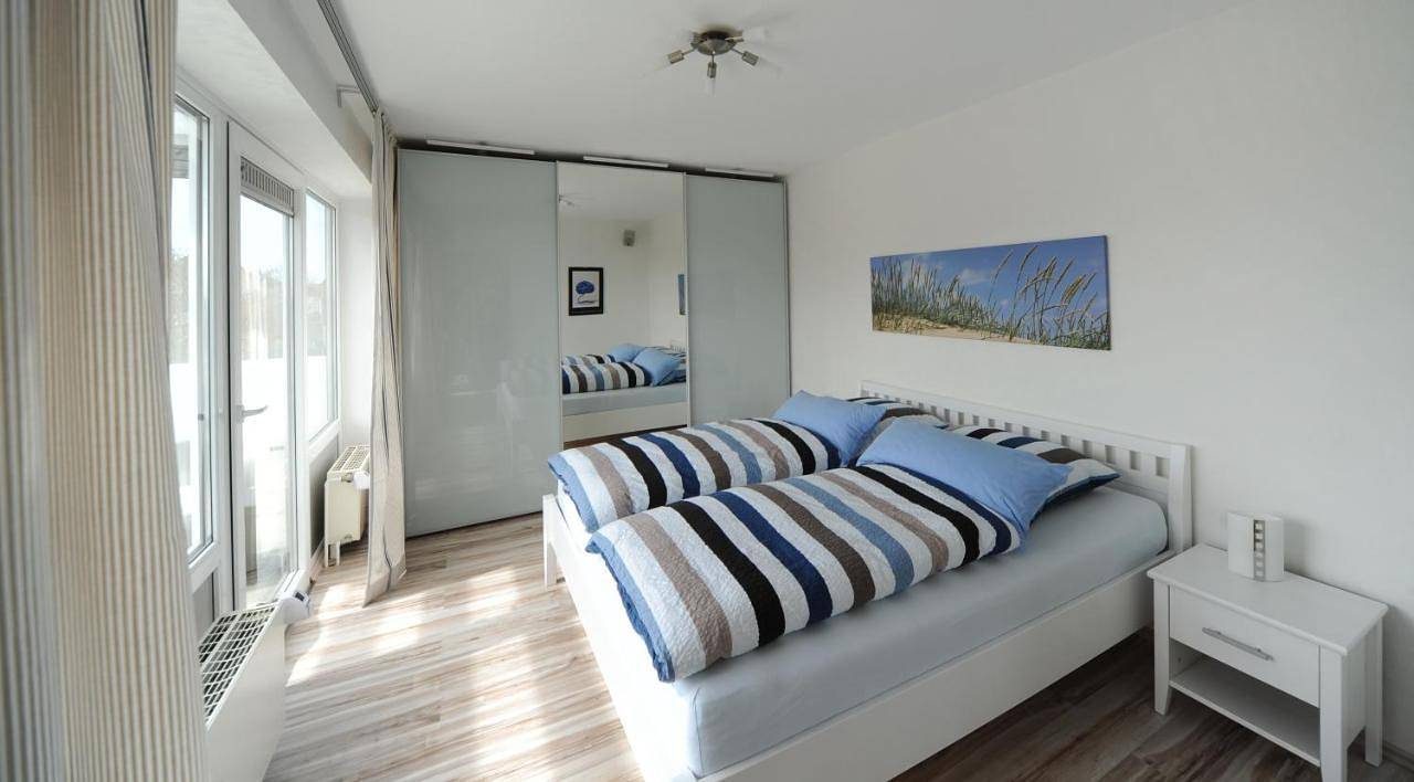 Lichtdurchflutete Ferienwohnung mit Südbalkon — Bild 3