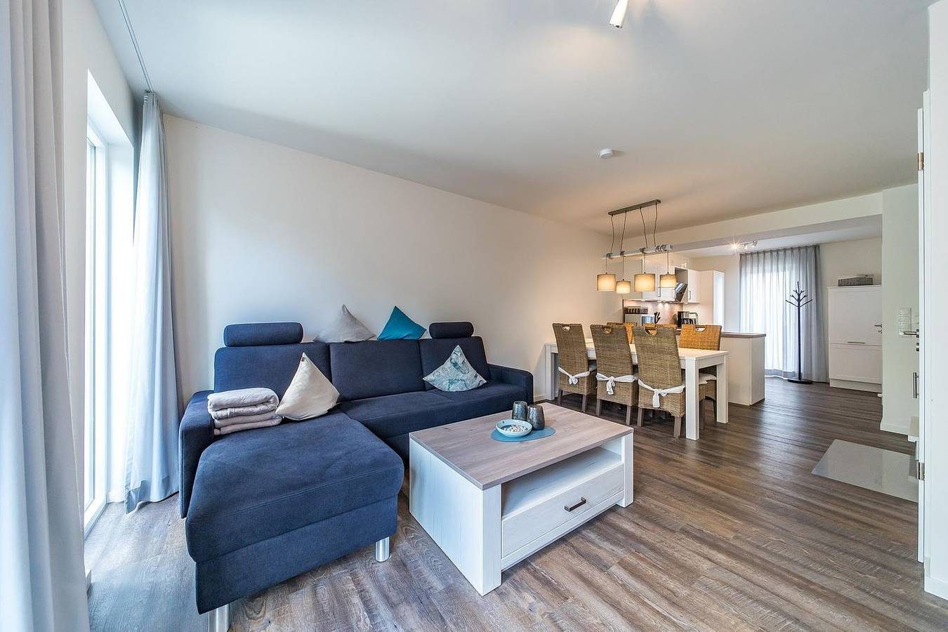 Tolles Ferienhaus mit Sauna, Kamin, Terrasse am Wasserlauf und Balkon zum Deich