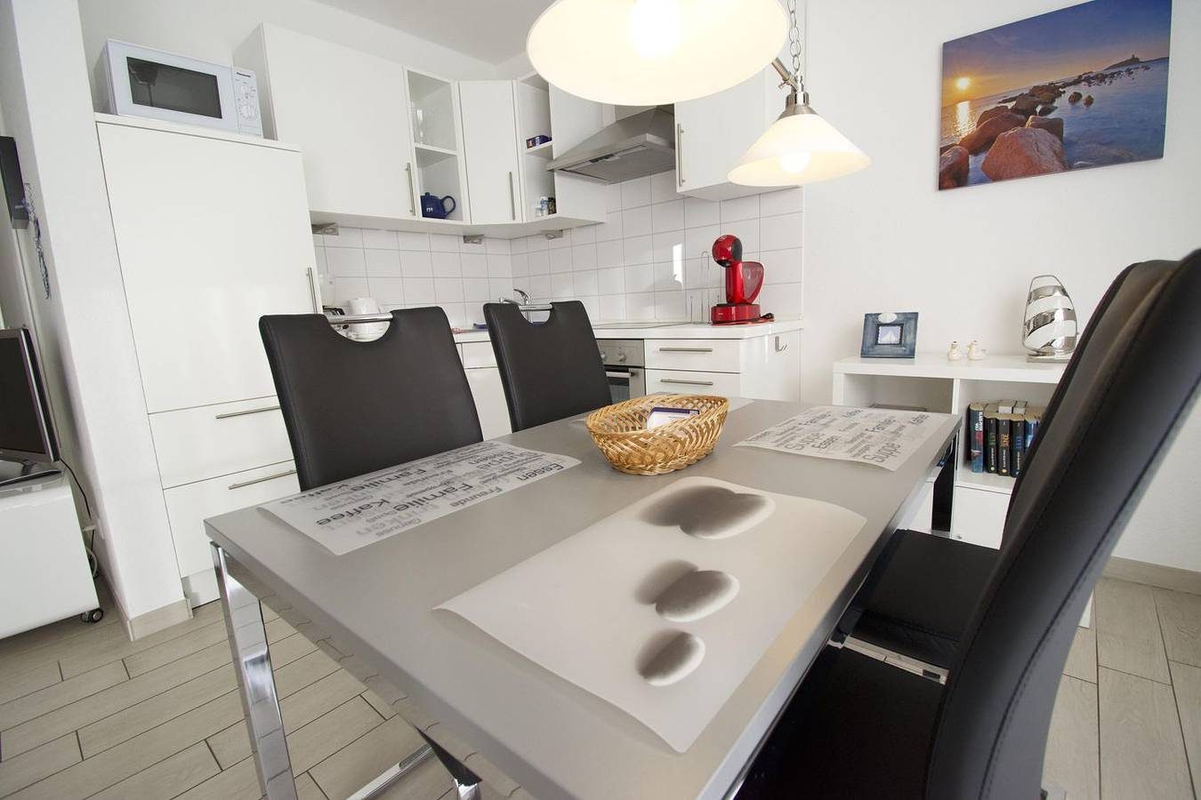 Katharina – hochwertige Ferienwohnung in zentraler Lage von Norddeich. — Bild 2