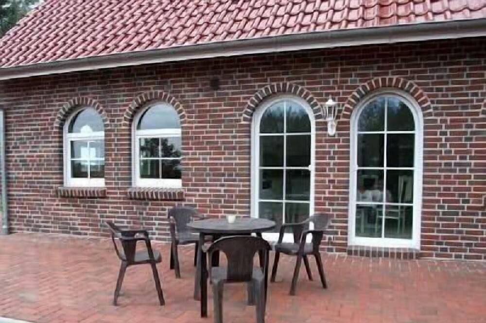 Ferienwohnung Dornumersiel für 1 - 4 Personen mit 2 Schlafzimmern - Ferienhaus — Bild 2