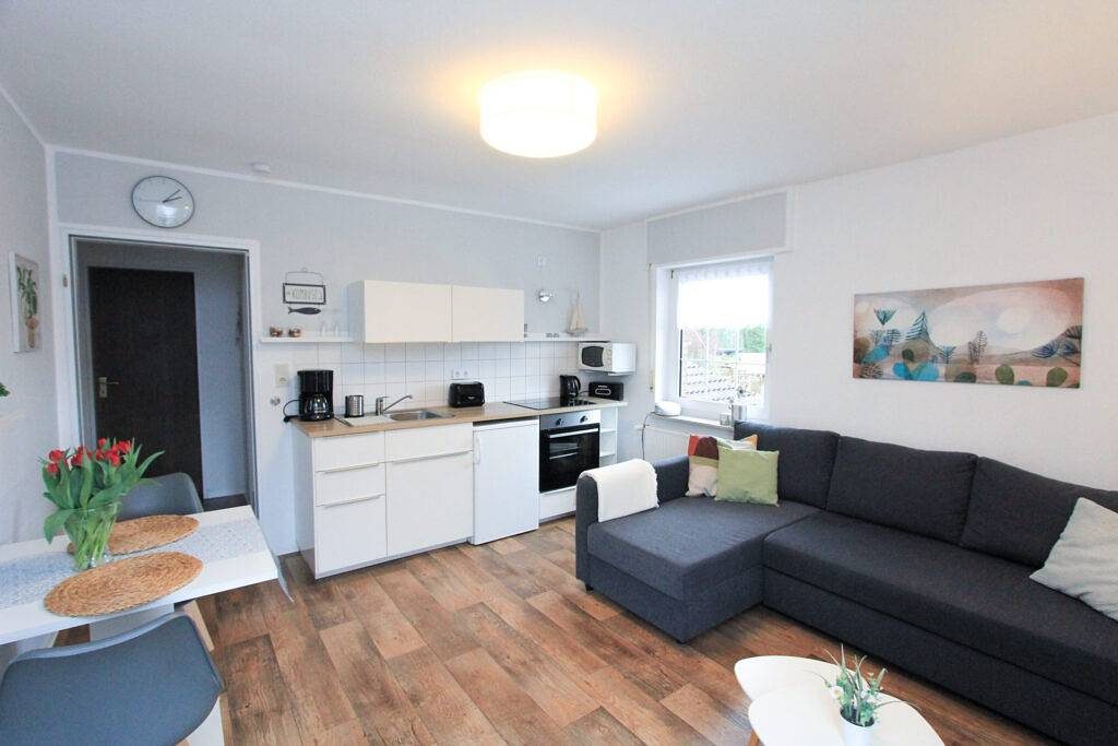 "Haus am Park" Joni und Claudia Sudradjat - Ferienwohnung 2 - 15587 — Bild 2