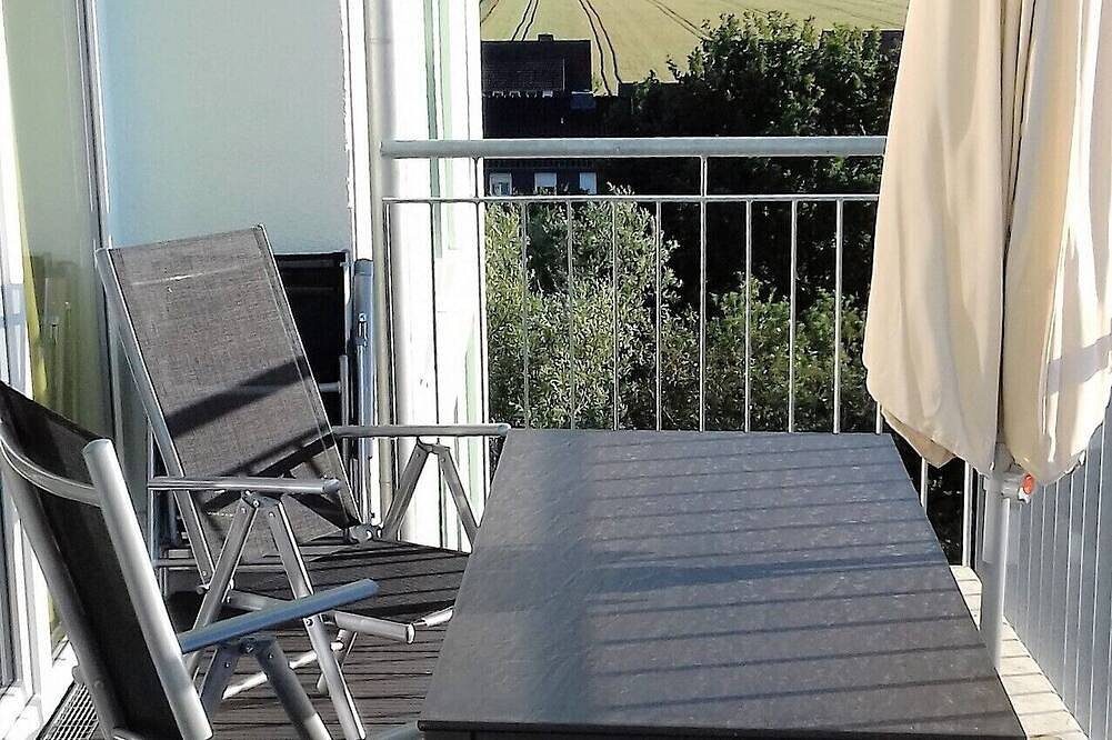 Moderne Ferienwohnung, Meerblick, großer Balkon, Wäsche inklusive — Bild 2