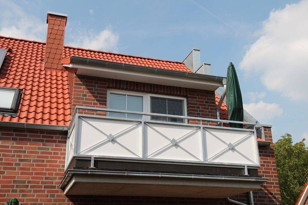 Moderne 75qm Ferienwohnung für 4 Personen mit Kamin & Balkon in zentraler Lage — Bild 2