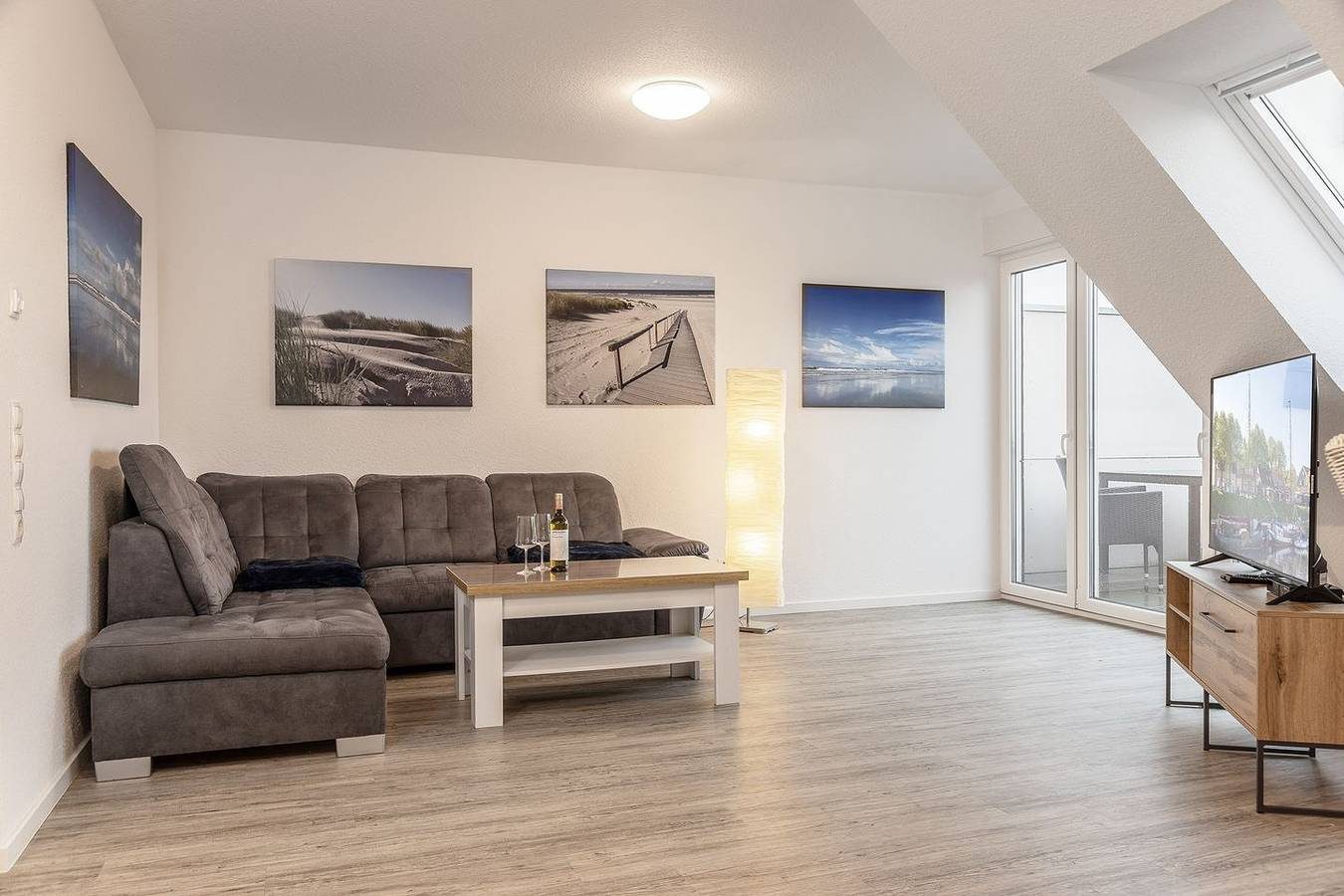 Premium-Ferienwohnung im Dachgeschoß mit 2 Balkonen (Neubau von 2022) in Top-Lage — Bild 3