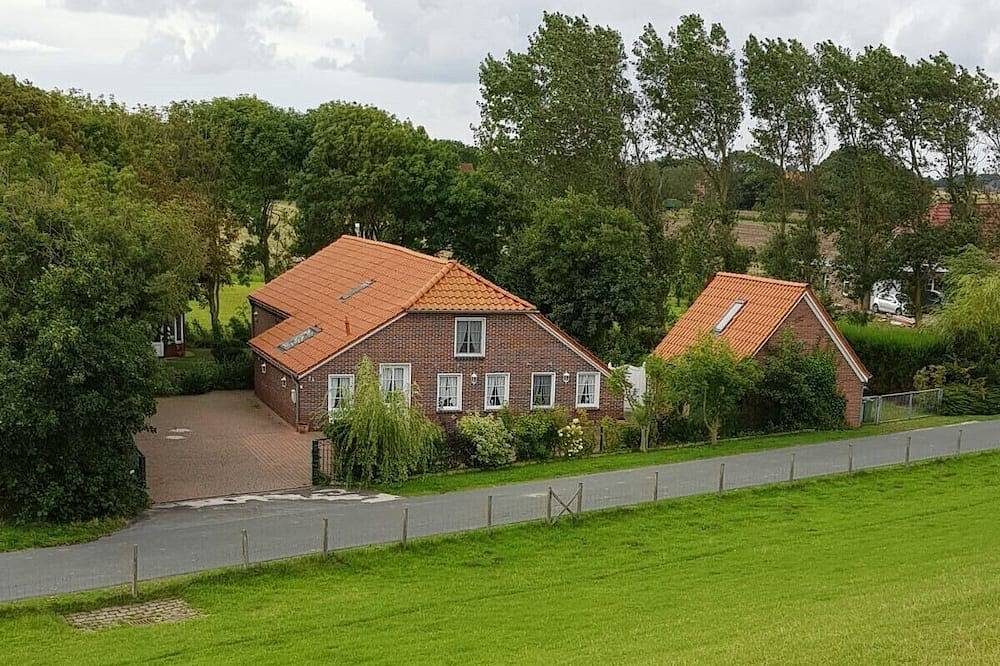 Modernes Ferienhaus in einmaliger Lage direkt am Deich, Haushälfte — Bild 2