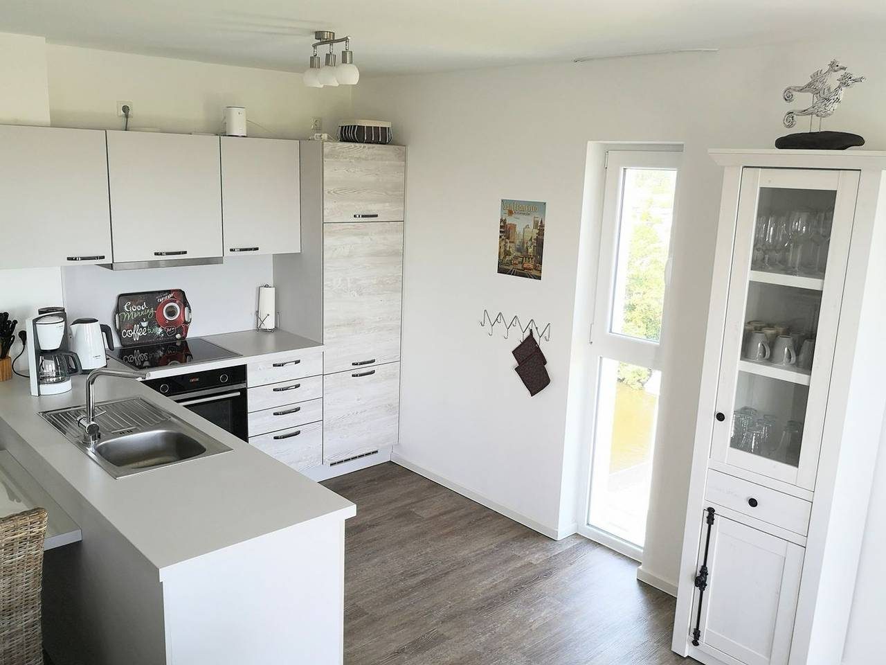 Moderne Ferienwohnung, Meerblick, großer Balkon, Sauna, Wäsche inklusive — Bild 4