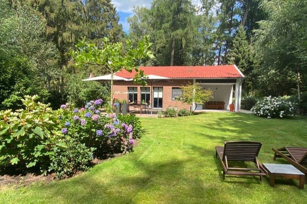 Uelsen, Ferienhaus mit großen Garten in herrlicher Ruhe — Bild 3