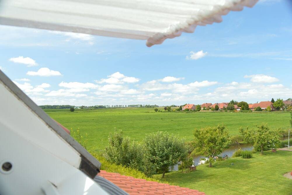 Kanu, Kanallage mit Bootsteg, Terrasse, Wlan, ruhige Lage — Bild 2