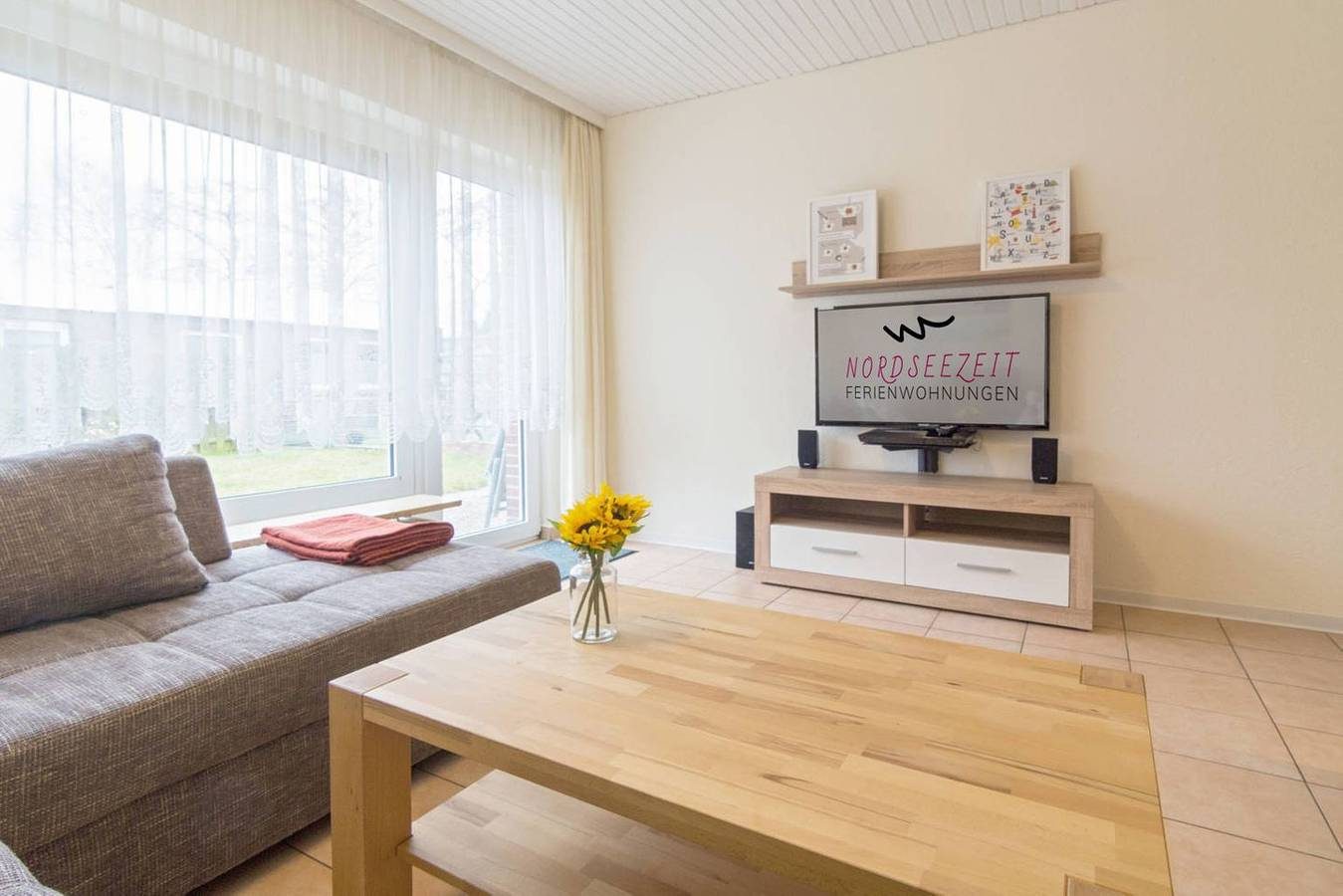 Moderner Bungalow in Norddeich - strandnah, Platz auf 56 m² für bis zu 4 Pers. — Bild 4