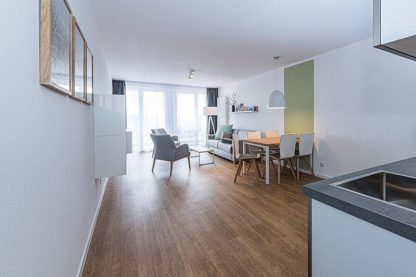 Strandnahes Ferienapartment mit Balkon, Parkplatz, Schwimmbad- & Saunanutzung — Bild 5