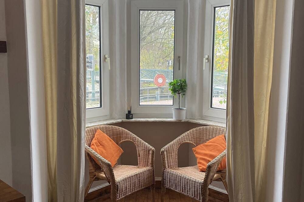 Beautiful old building apartment directly on the lock! Near city center — Bild 5
