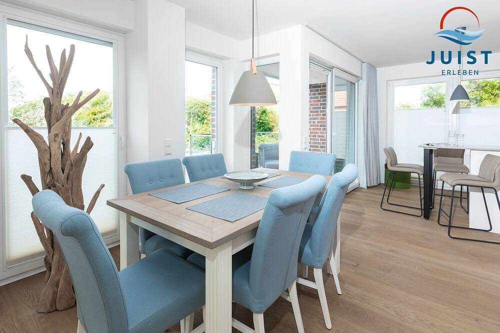 Moderne familienfreundliche Ferienwohnung mit Balkon in Wattnähe