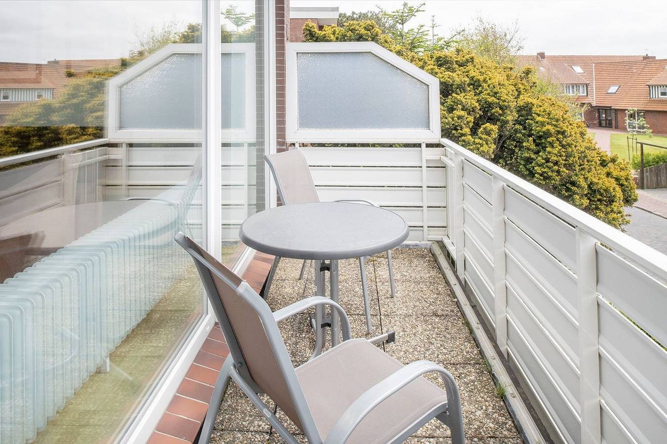 Strandnahe Ferienwohnung mit Balkon am Langeooger Kurviertel — Bild 2