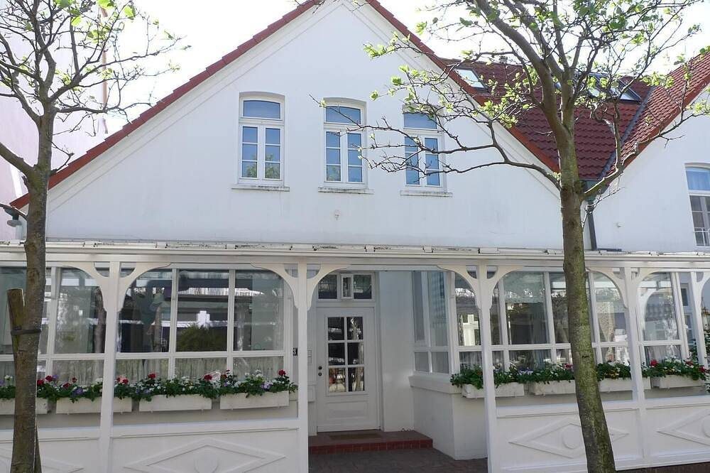 Die Ferienwohnung Ahlers 1 auf Norderney liegt in einer der ältesten Straßen von — Bild 2