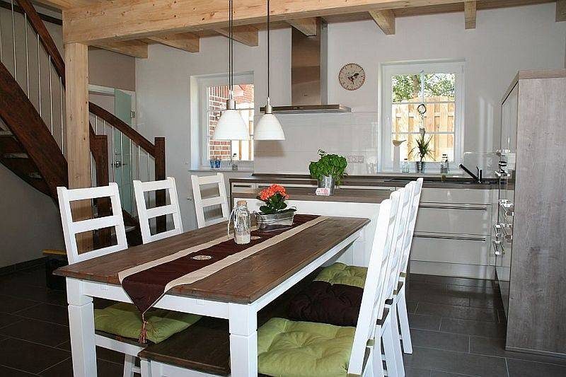 Hochwertiges 100qm Ferienhaus für 6 Personen mit Sauna, Kamin und großem Garten — Bild 5