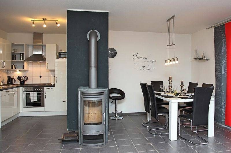 Ferienhaus (100qm) für 6 Personen mit Kamin und Garten in zentraler Lage — Bild 5