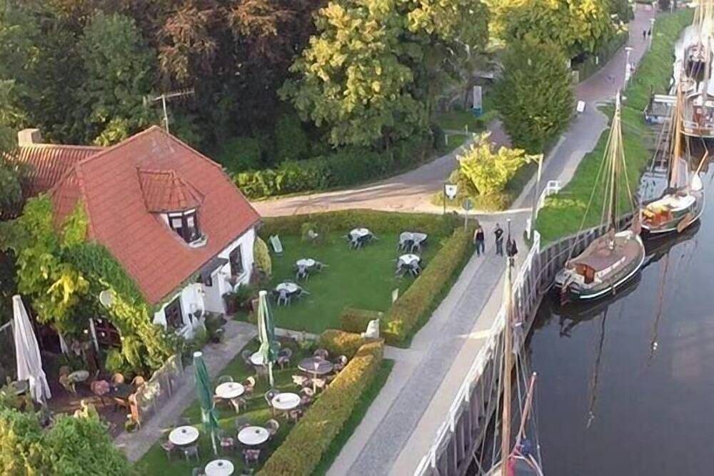 \"Erlebe unvergessliche Tage in der Ferienwohnung Harlesand am Museumshafen!\" — Bild 2